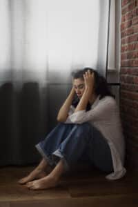 woman dealing with anxiety, medication and therapy massachusetts